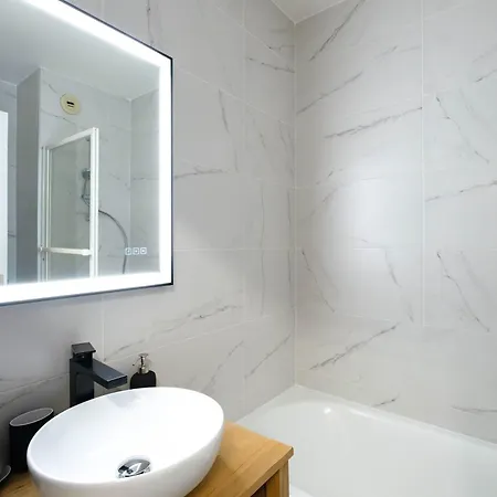 Modern Flat With Balcony Opera & Saint-lazare Appartamento Parigi